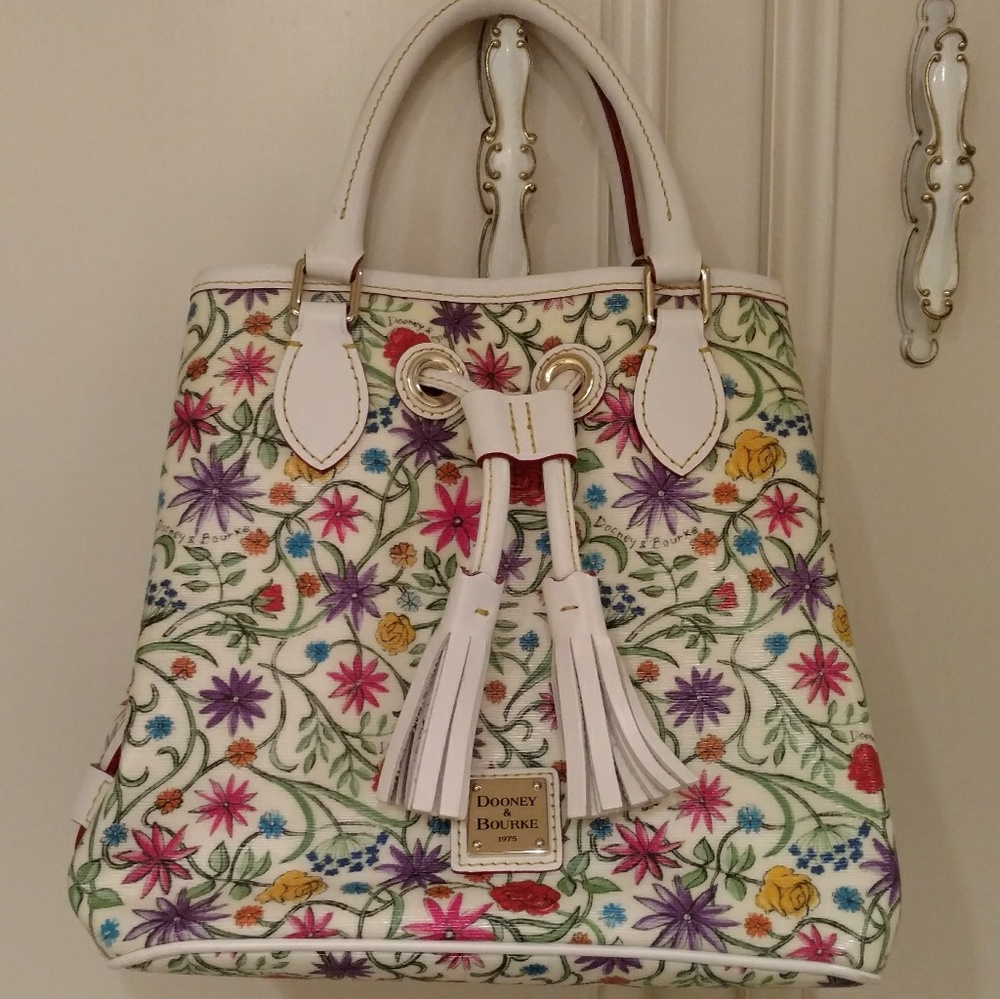 Dooney &Bourke Small Grafica NWOT